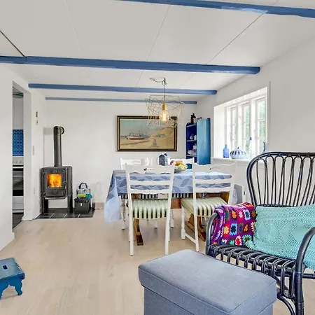 1 Bedroom Beautiful In イェリング